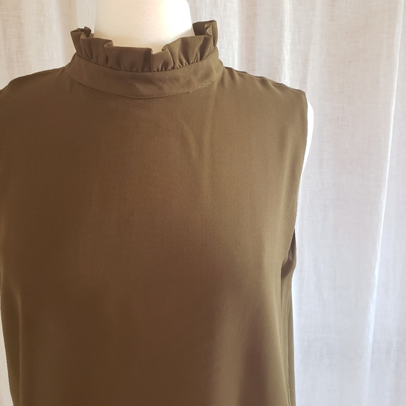 NWT Lafayette 148 Silk Sleeveless Blouse with Ruffle mock neck - Picture 2 of 6